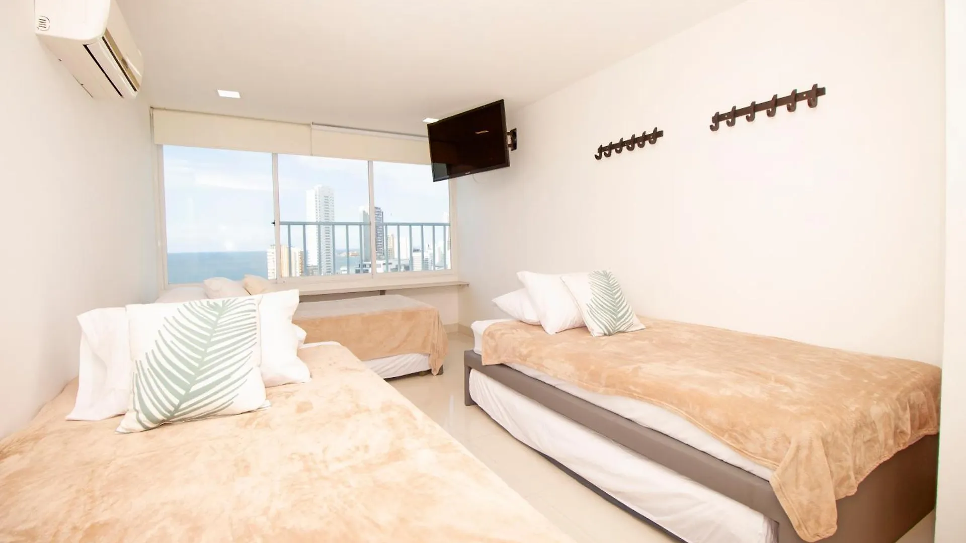 Riviera Beach - Livin Colombia Cartagena