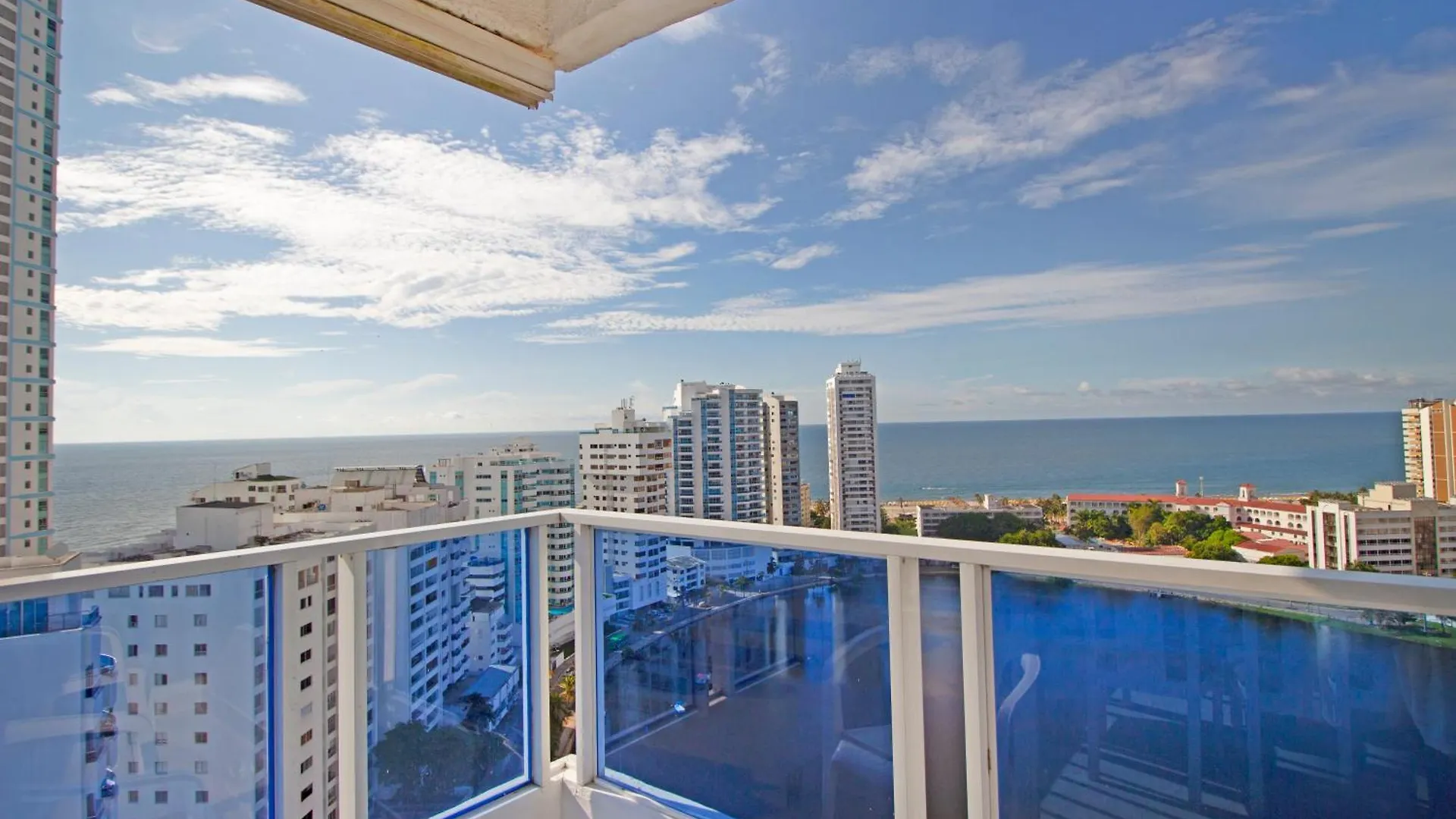 Riviera Beach - Livin Colombia Cartagena