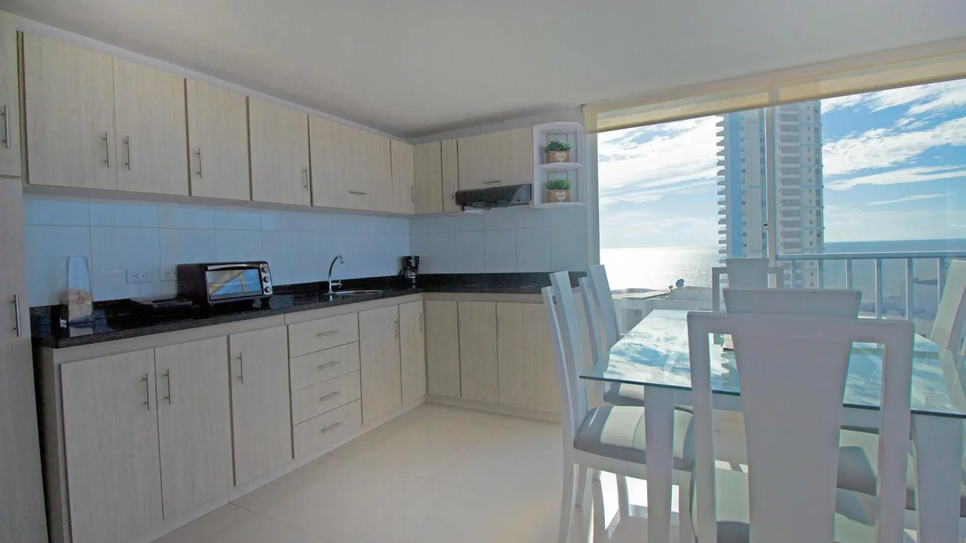 Apartment Riviera Beach - Livin Colombia Cartagena